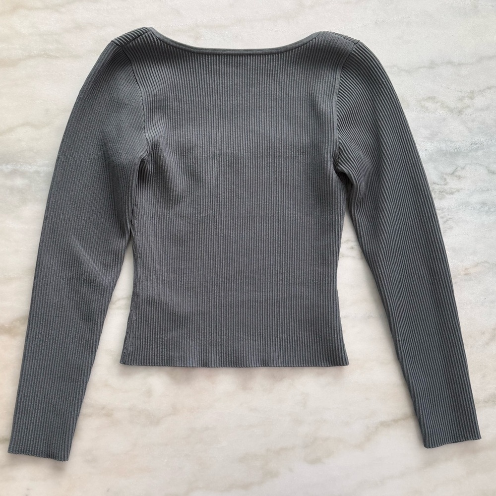 Aritzia Babaton Sculpt Knit Sweetheart Long Sleeve Top Size M - Picture 9 of 10